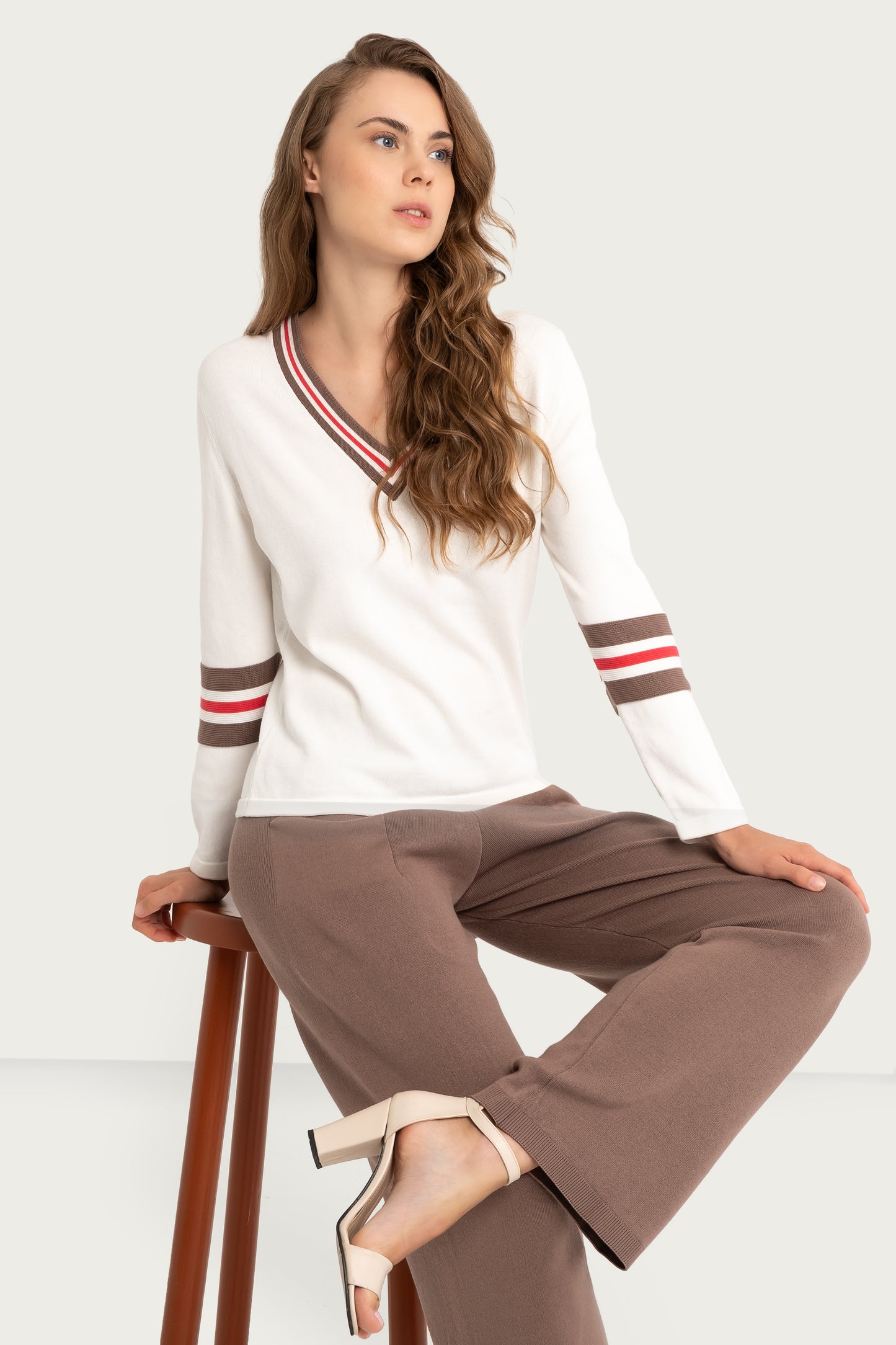 V-Neck Pullover